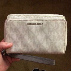 Michael Kors Wallet/Wristlet